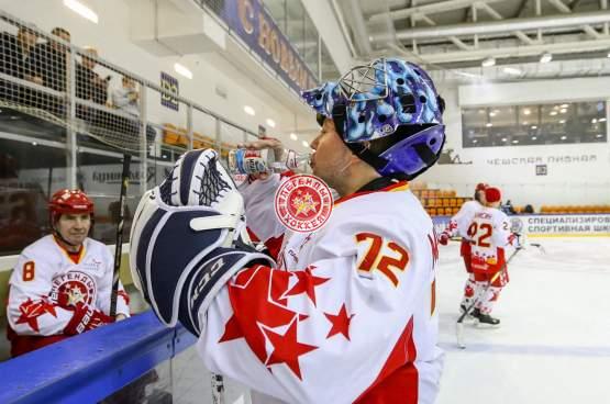 Предновогодний матч с ХК Град