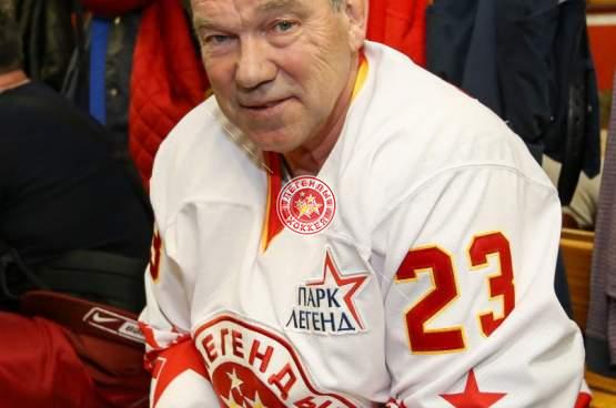 Предновогодний матч с ХК Град