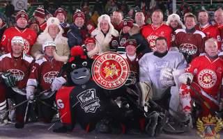 Легенды хоккея открыли 